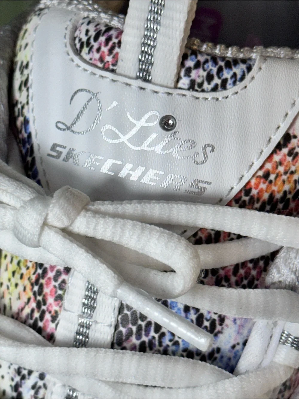 Skechers D'Lites White Sneakers with Rainbow Snakeskin Accent size 10